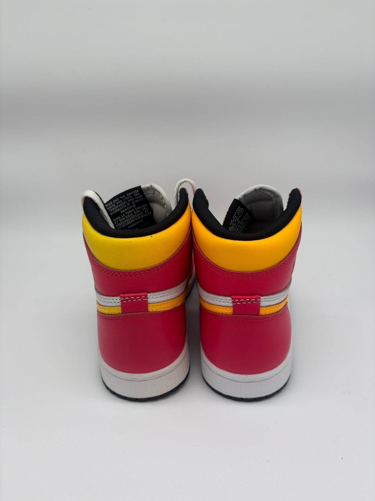 Air Jordan 1 Retro High OG "Light Fusion Red" – 555088-603