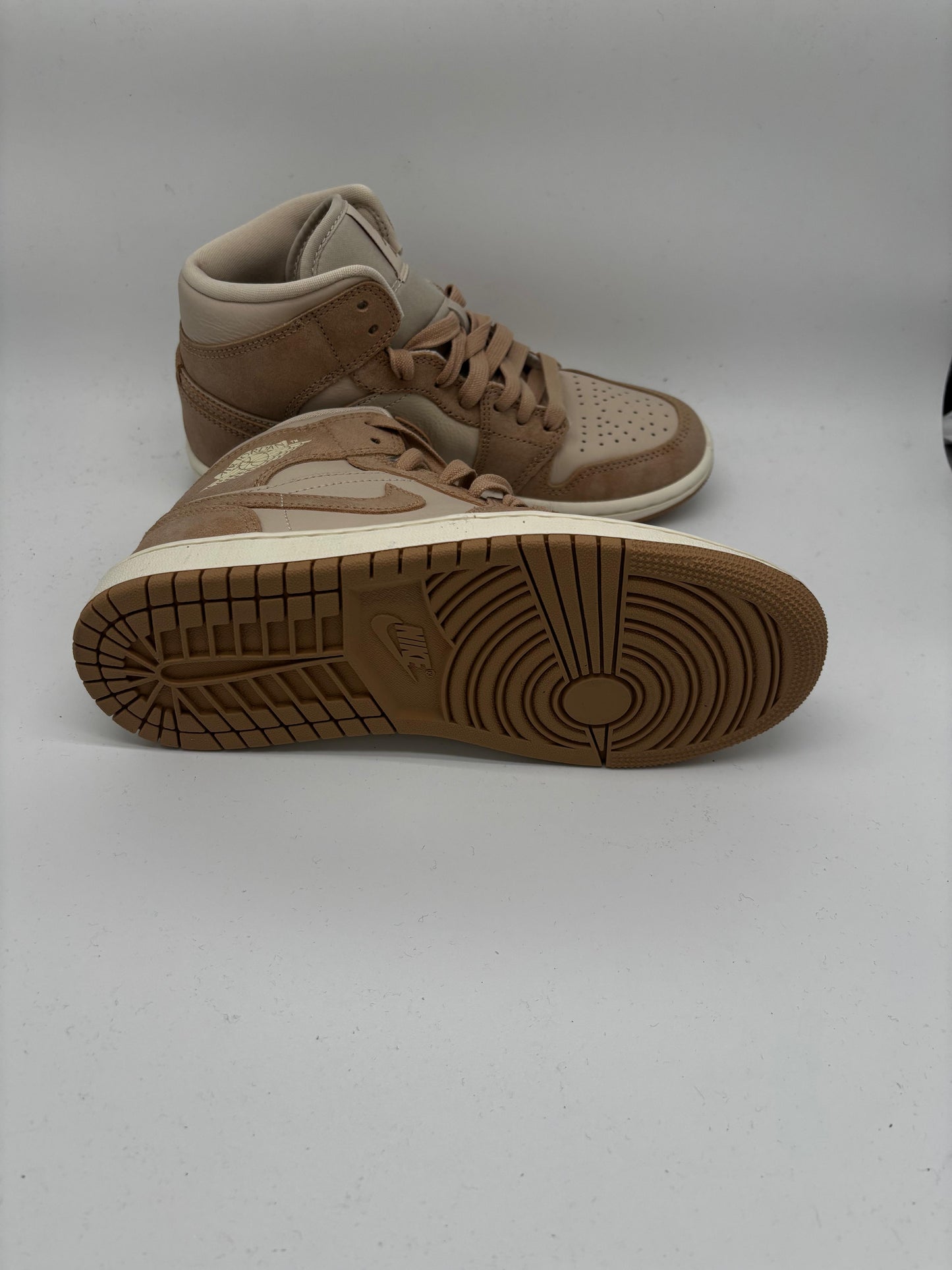 WMNS Air Jordan 1 Mid SE - Legend Light Brown - FJ3448-200