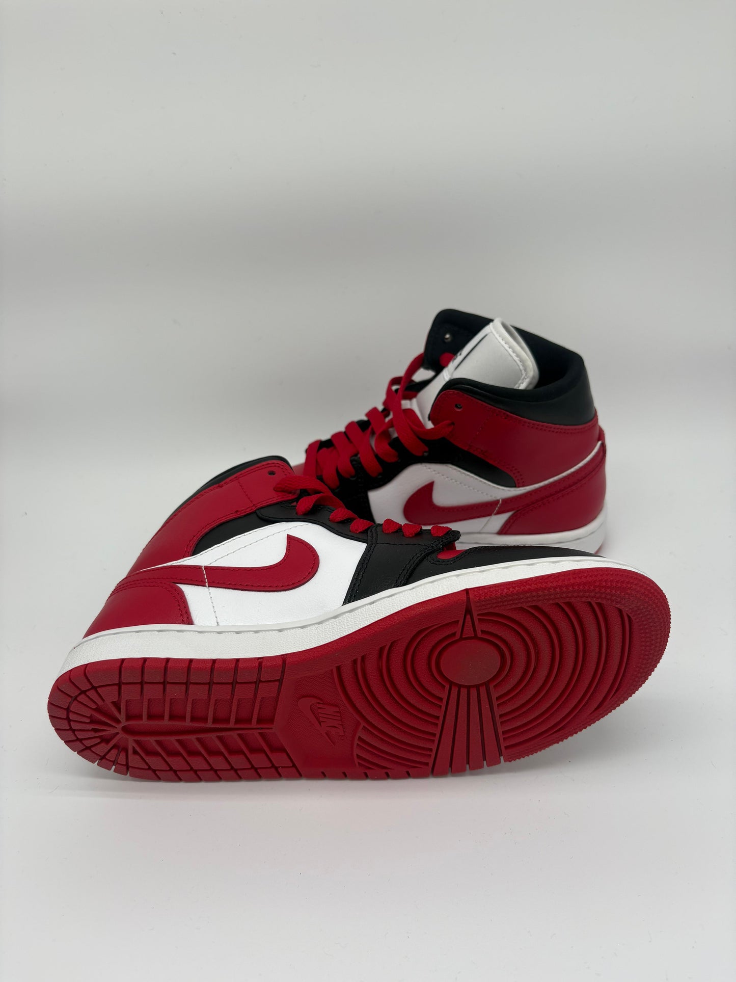 Air Jordan 1 Mid - Black/Gym Red-White