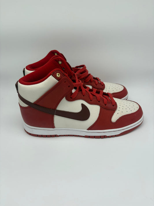 Nike Dunk High Lux "Gym Red" - Sail/Team Red - Taglia EU 44