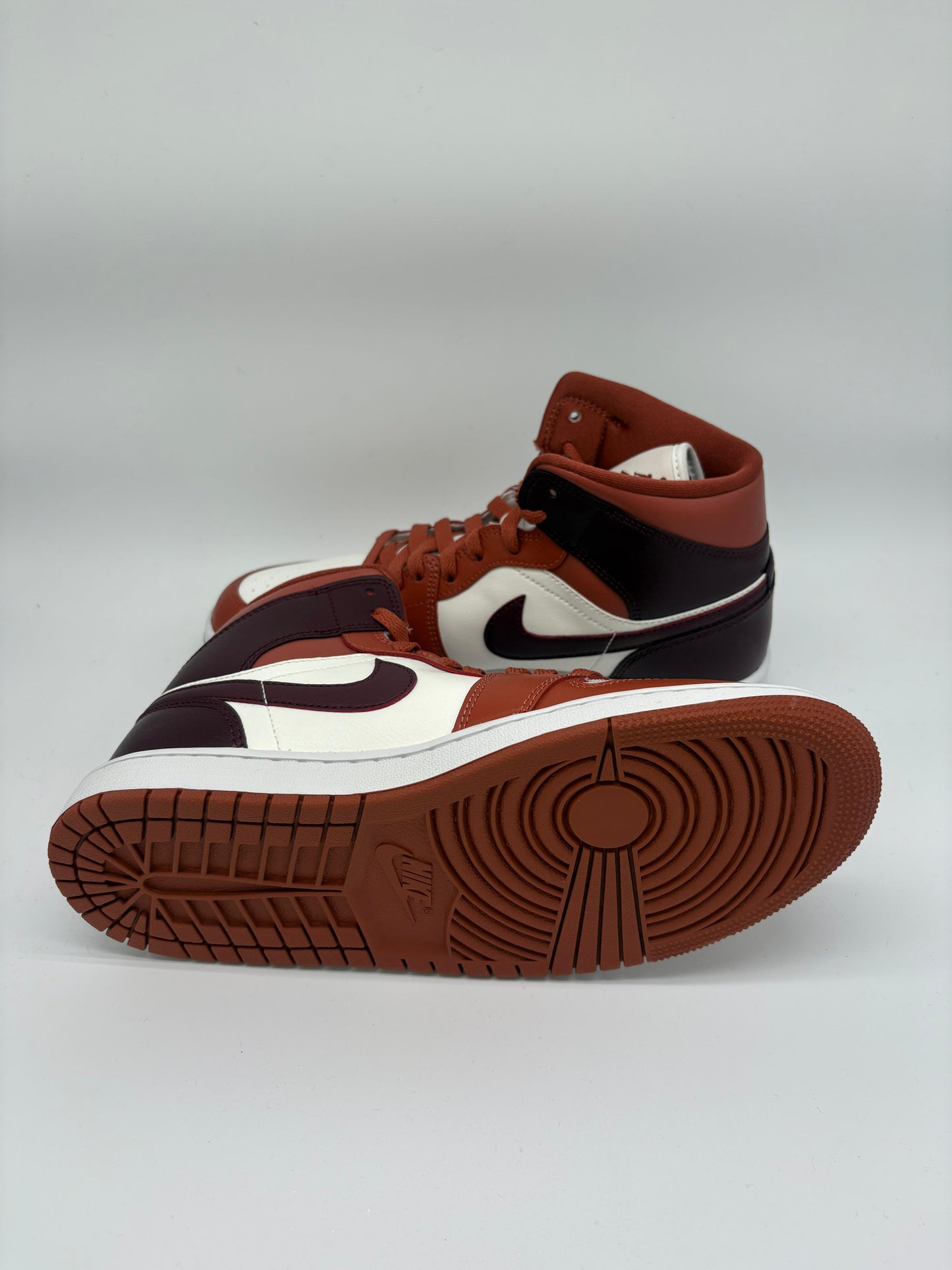 Air Jordan 1 Mid WMNS "Dusty Peach" (Marrone e Crema) - BQ6472 200