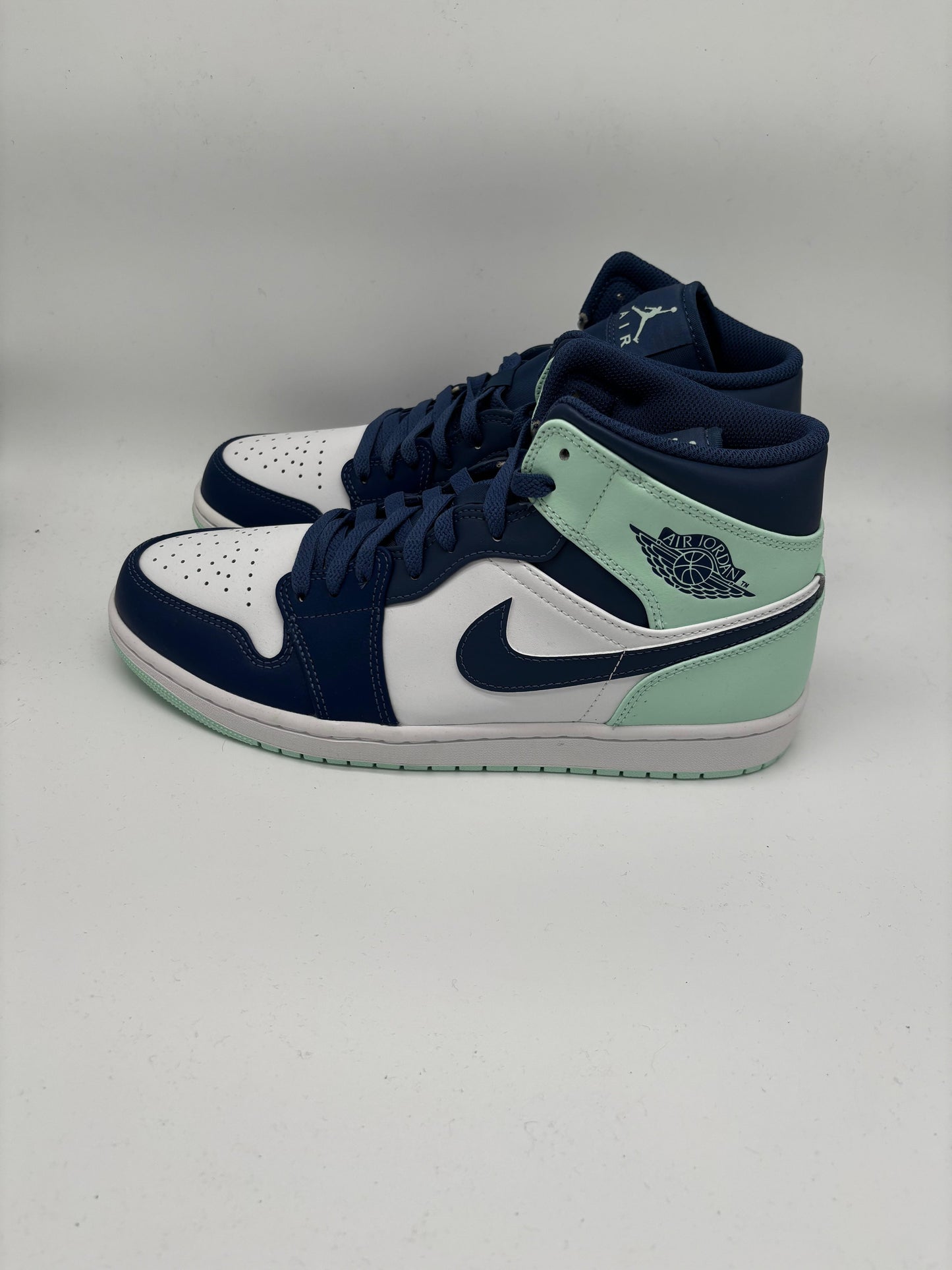 Air Jordan 1 Mid - Mystic Navy / Mint Foam - 554724-413