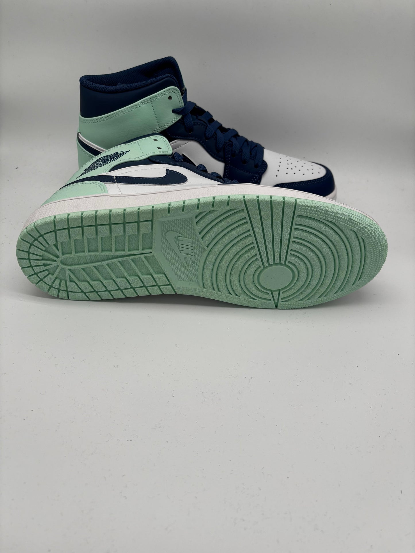 Air Jordan 1 Mid - Mystic Navy / Mint Foam - 554724-413
