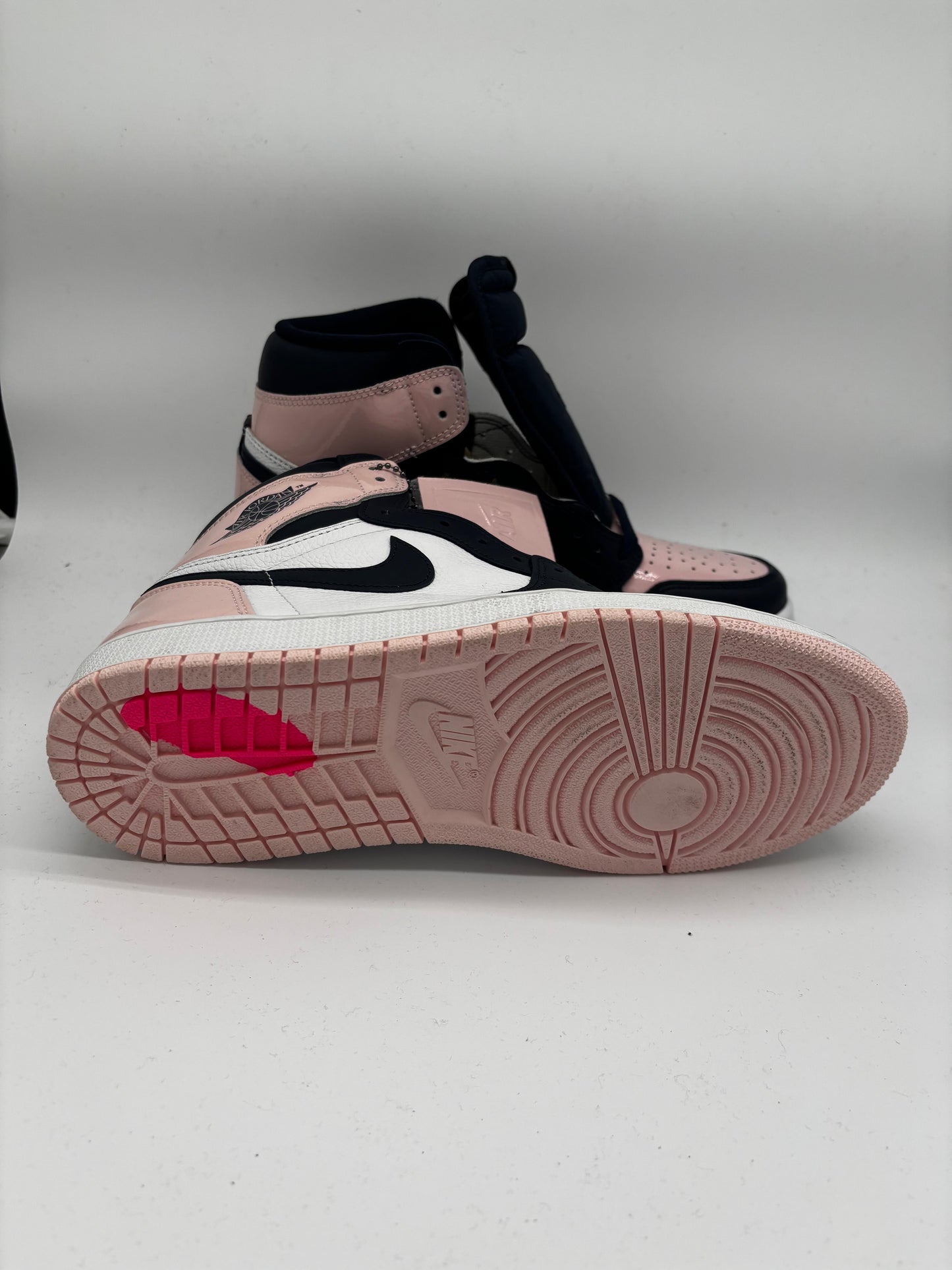 Air Jordan 1 Retro High OG "Atmosphere" (Bubble Gum) - DD9335-641