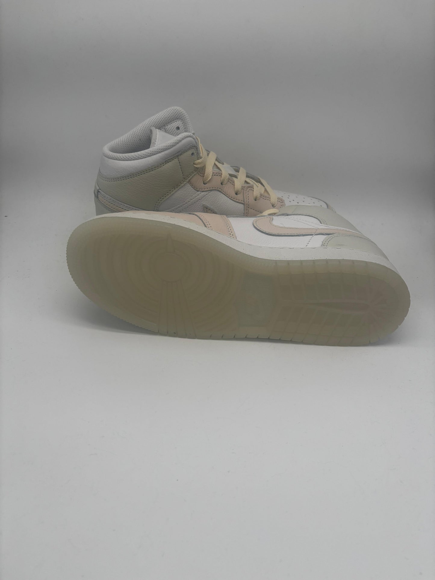 Air Jordan 1 Mid SE (GS) – Sail/Guava Ice-Sea Glass – HJ5940-100