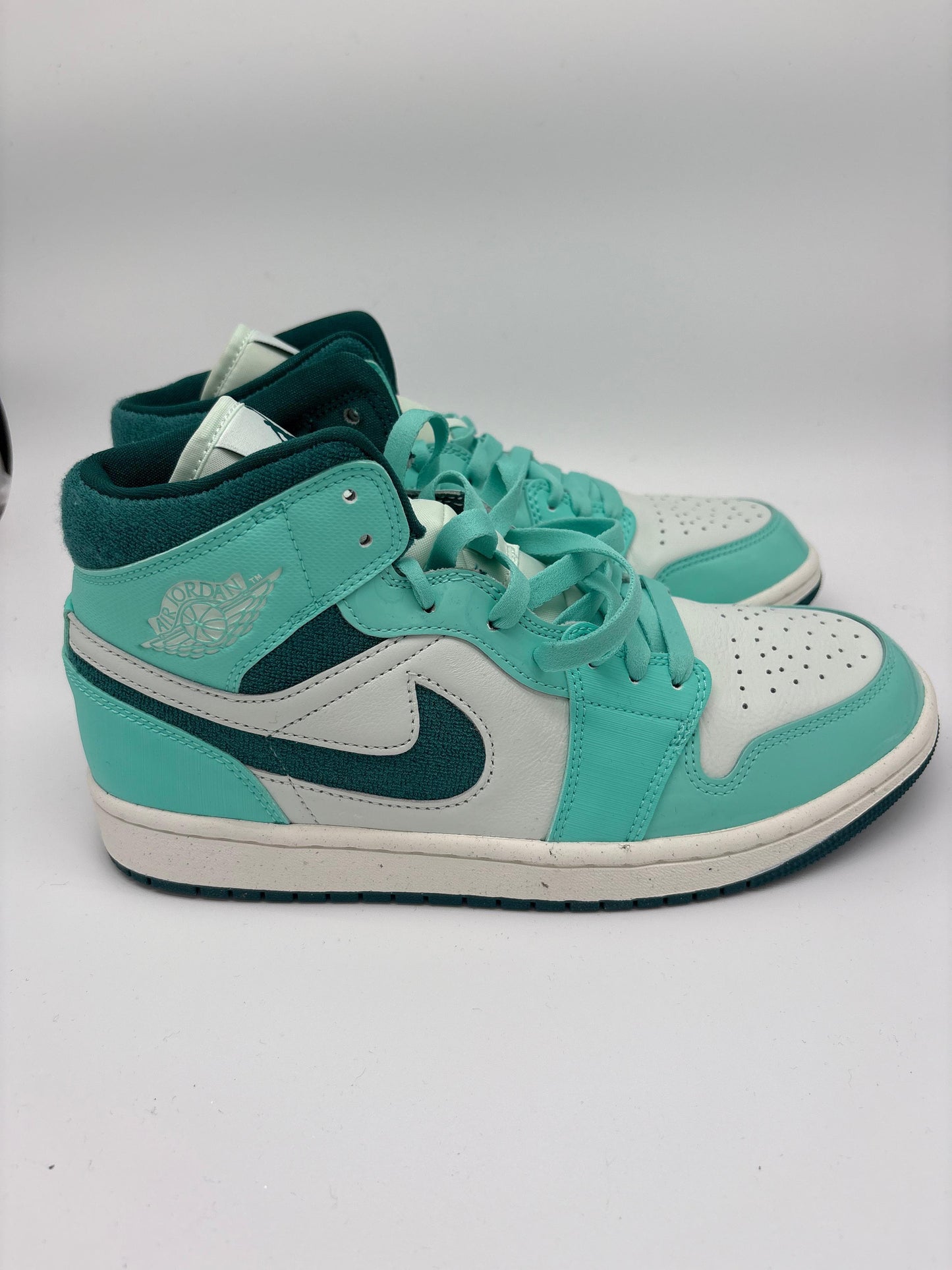 Air Jordan 1 Mid SE (W) - Bleached Turquoise & Sky J Teal